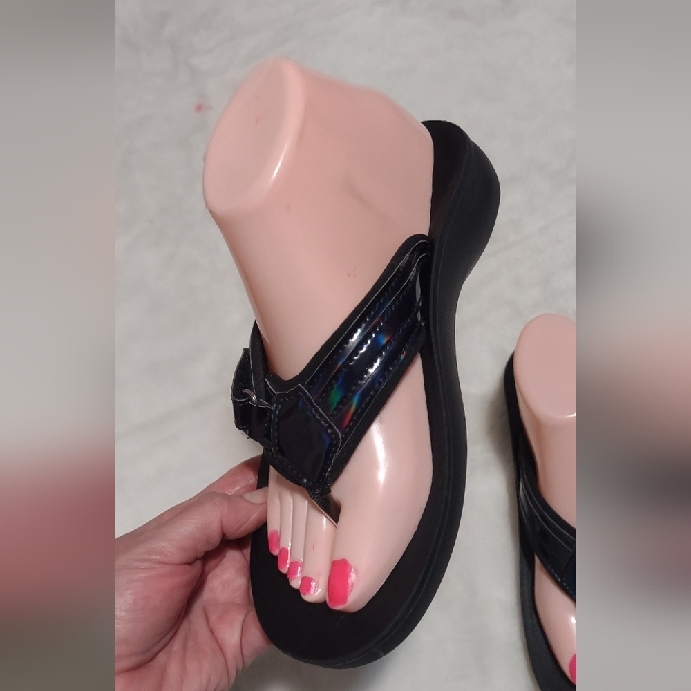 Sandal shoes for women size 7.5